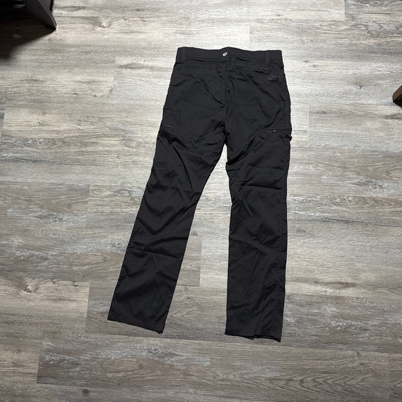 MEN'S WRANGLER® ALL TERRAIN CARGO PANT - Picture 2 of 3